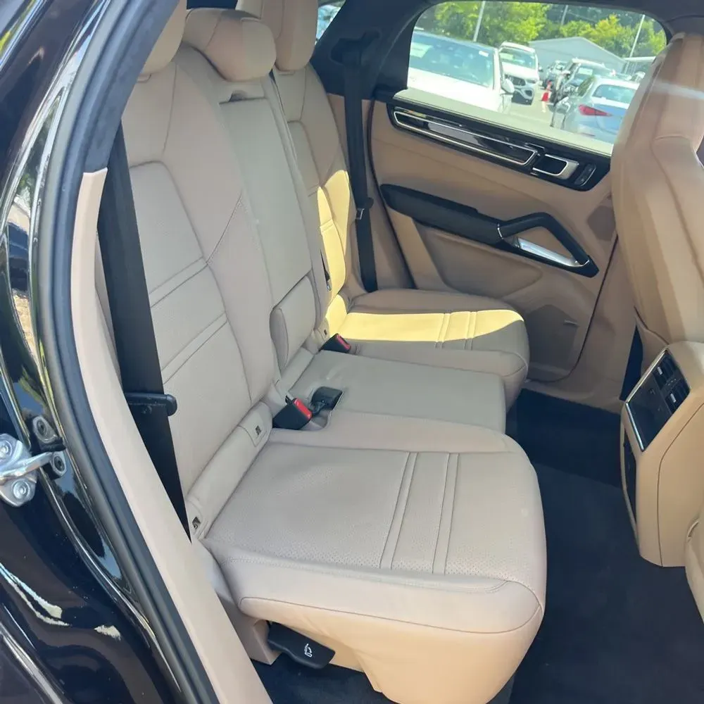 2022 Porsche Cayenne Turbo S E-Hybrid Coupe