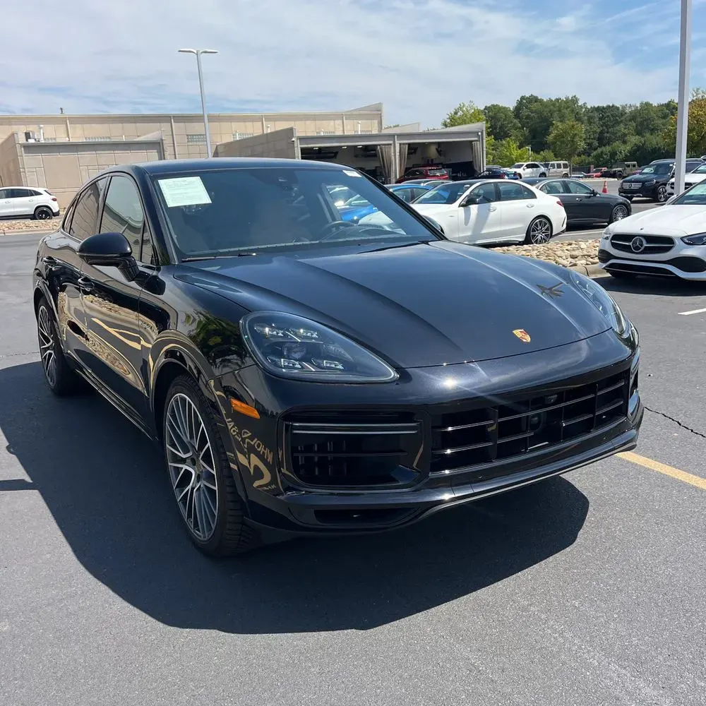 2022 Porsche Cayenne Turbo S E-Hybrid Coupe