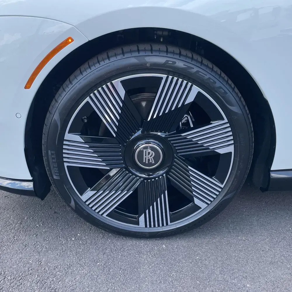 2024 Rolls-Royce Spectre Base