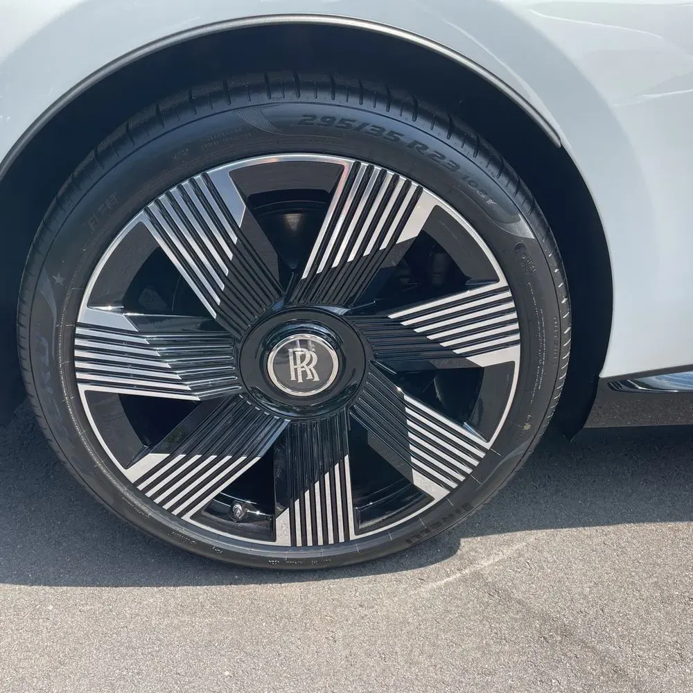 2024 Rolls-Royce Spectre Base