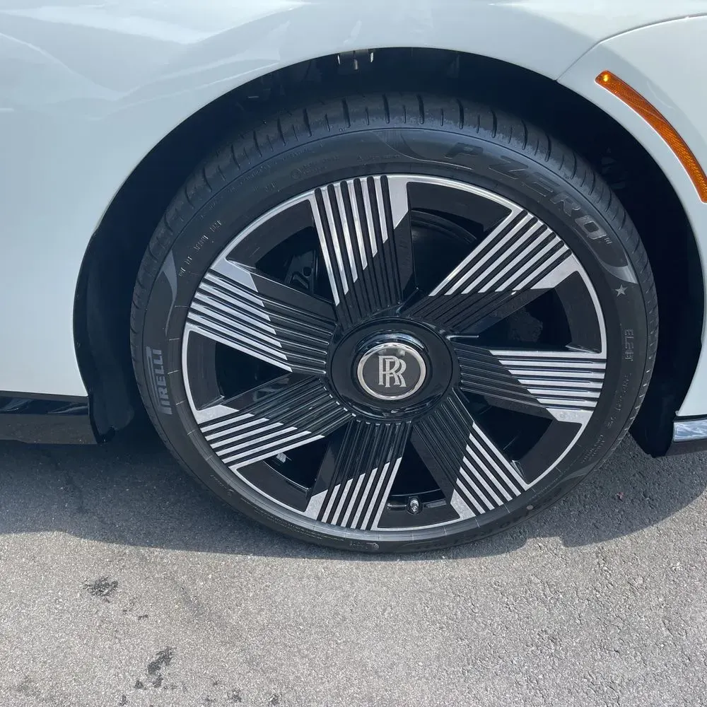 2024 Rolls-Royce Spectre Base