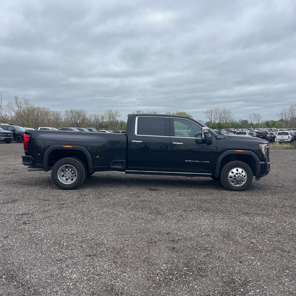 2024 GMC Sierra 3500 Denali Ultimate