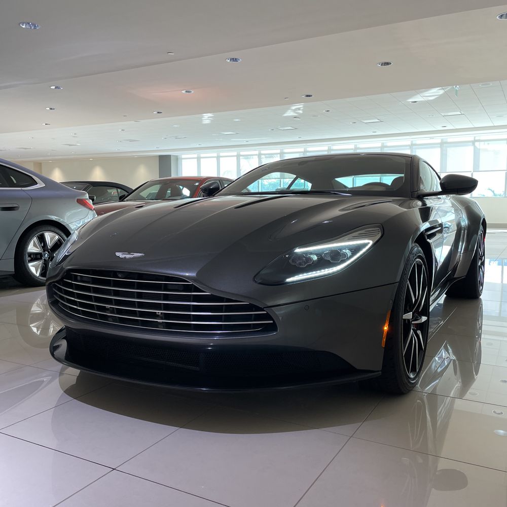 2017 Aston Martin DB11 Base
