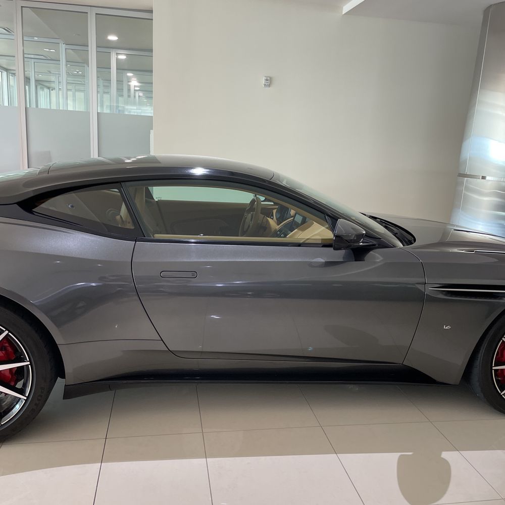2017 Aston Martin DB11 Base
