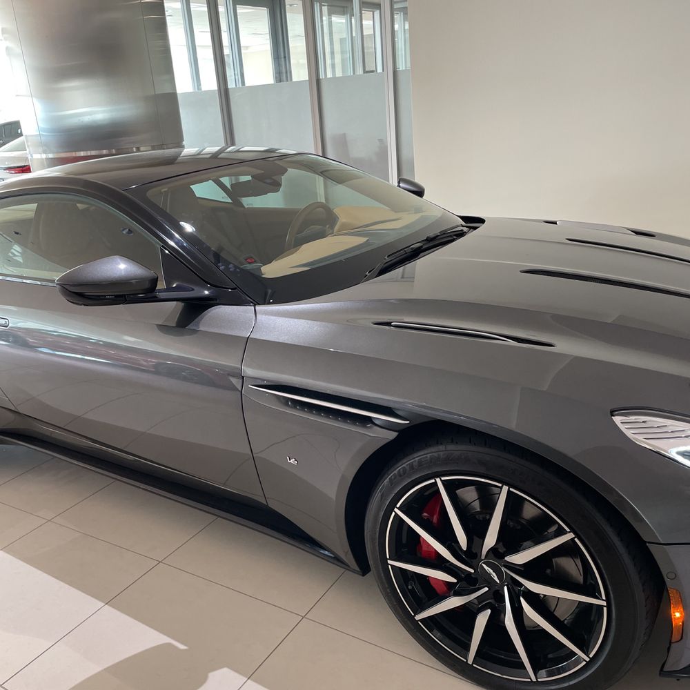 2017 Aston Martin DB11 Base