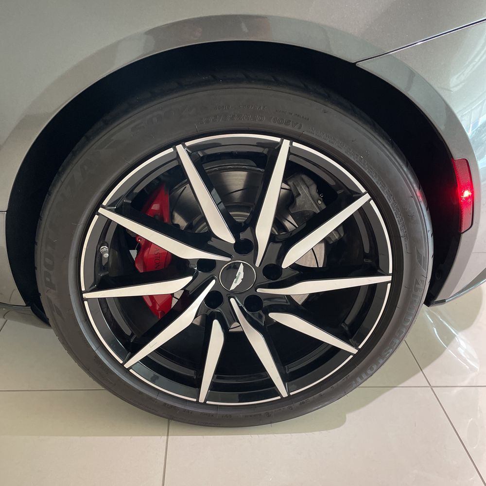 2017 Aston Martin DB11 Base