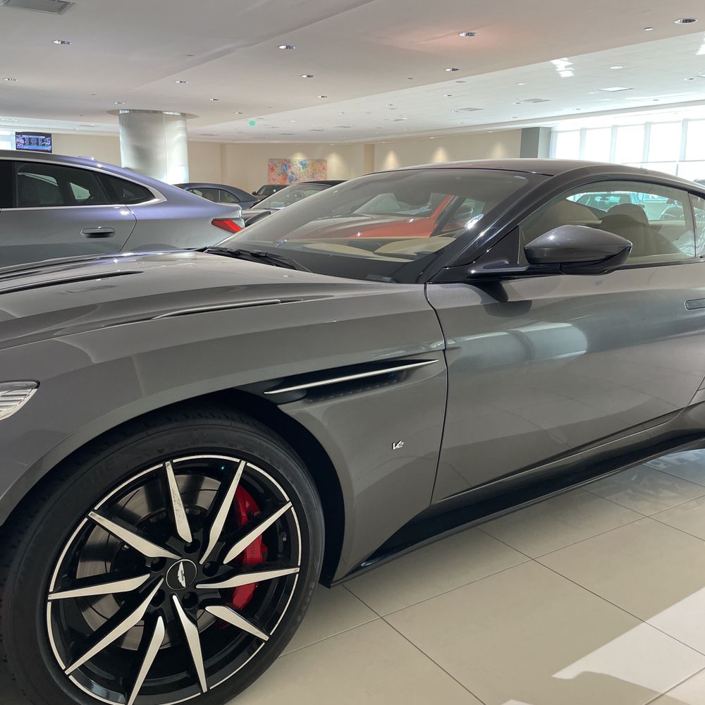 2017 Aston Martin DB11 Base