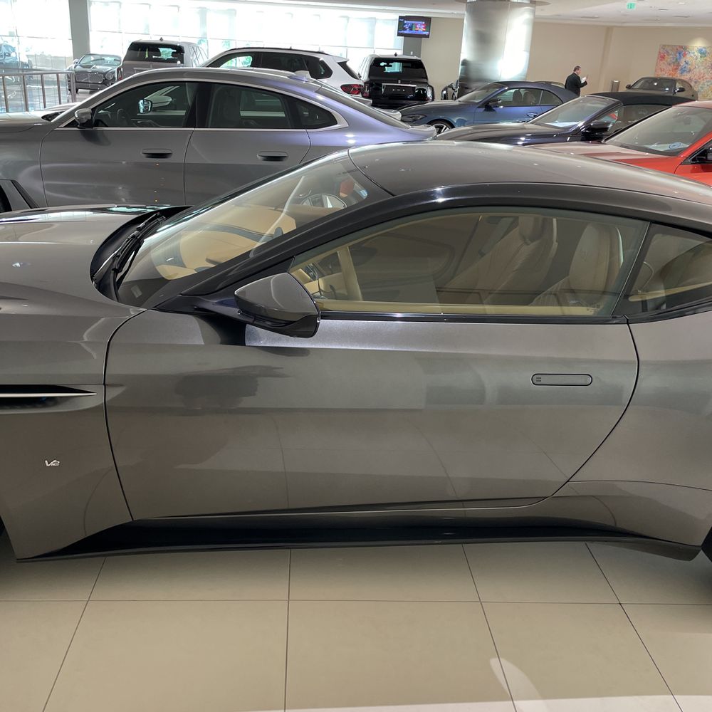 2017 Aston Martin DB11 Base