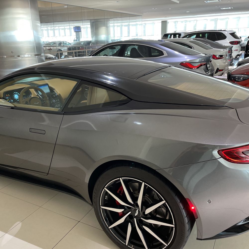 2017 Aston Martin DB11 Base