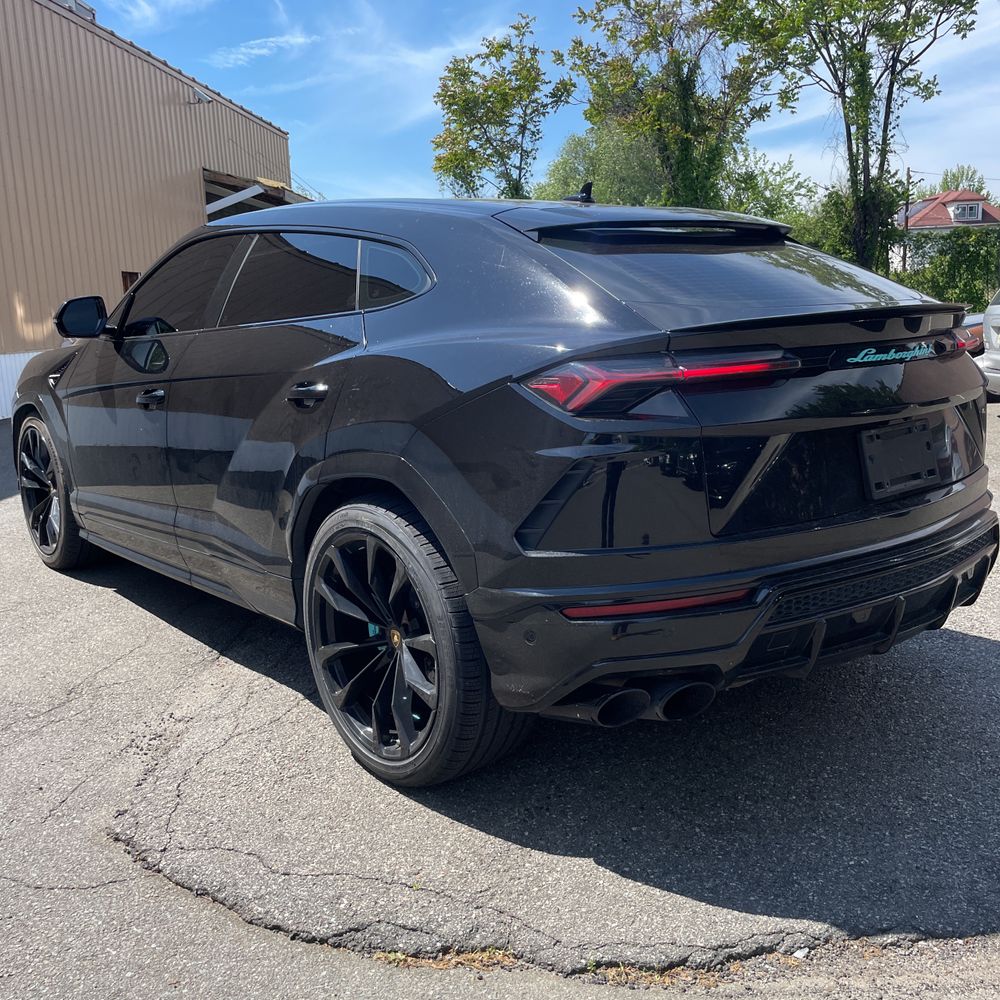 2020 Lamborghini Urus Base