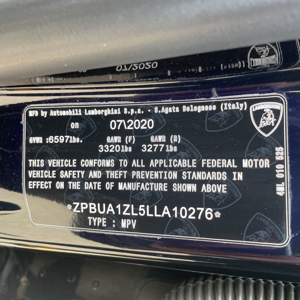 2020 Lamborghini Urus Base