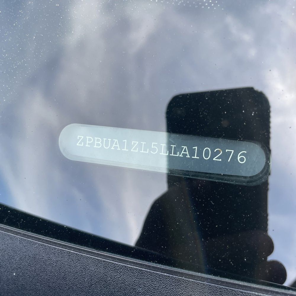 2020 Lamborghini Urus Base