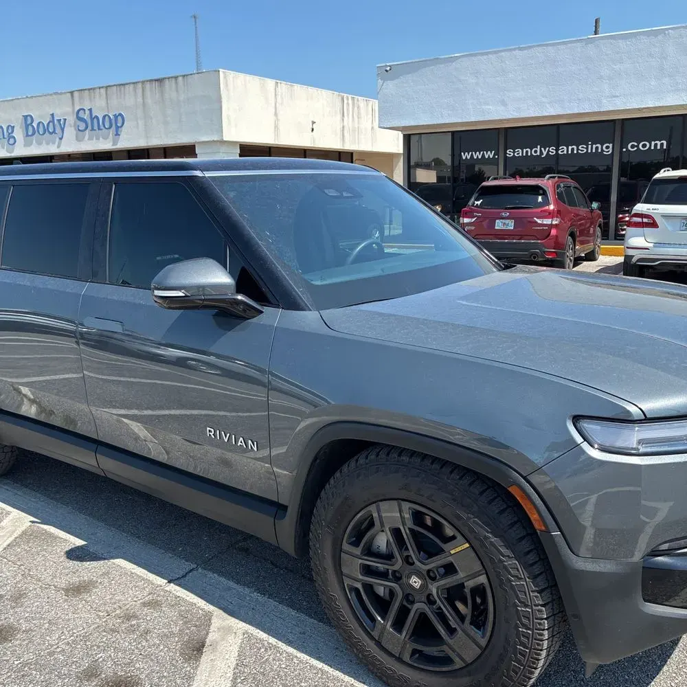 2025 Rivian R1S Adventure Dual-Motor