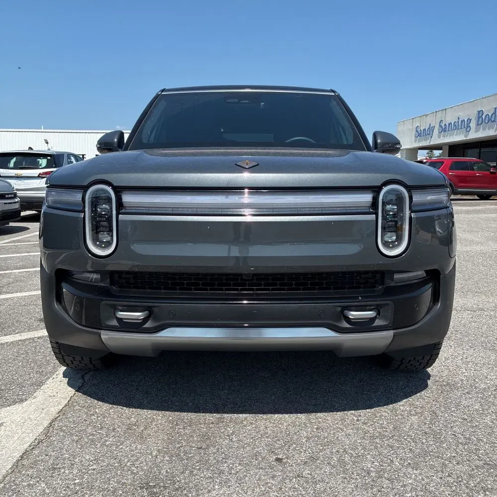 2025 Rivian R1S Adventure Dual-Motor