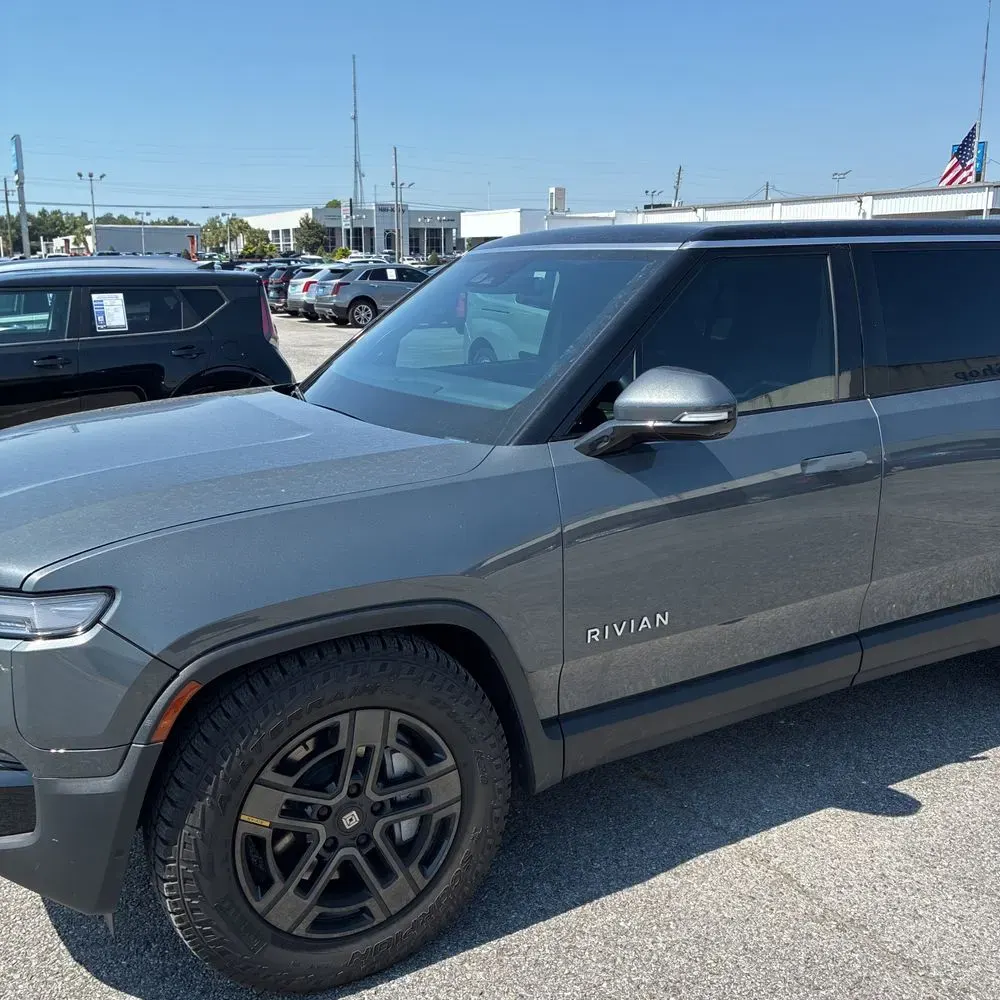 2025 Rivian R1S Adventure Dual-Motor