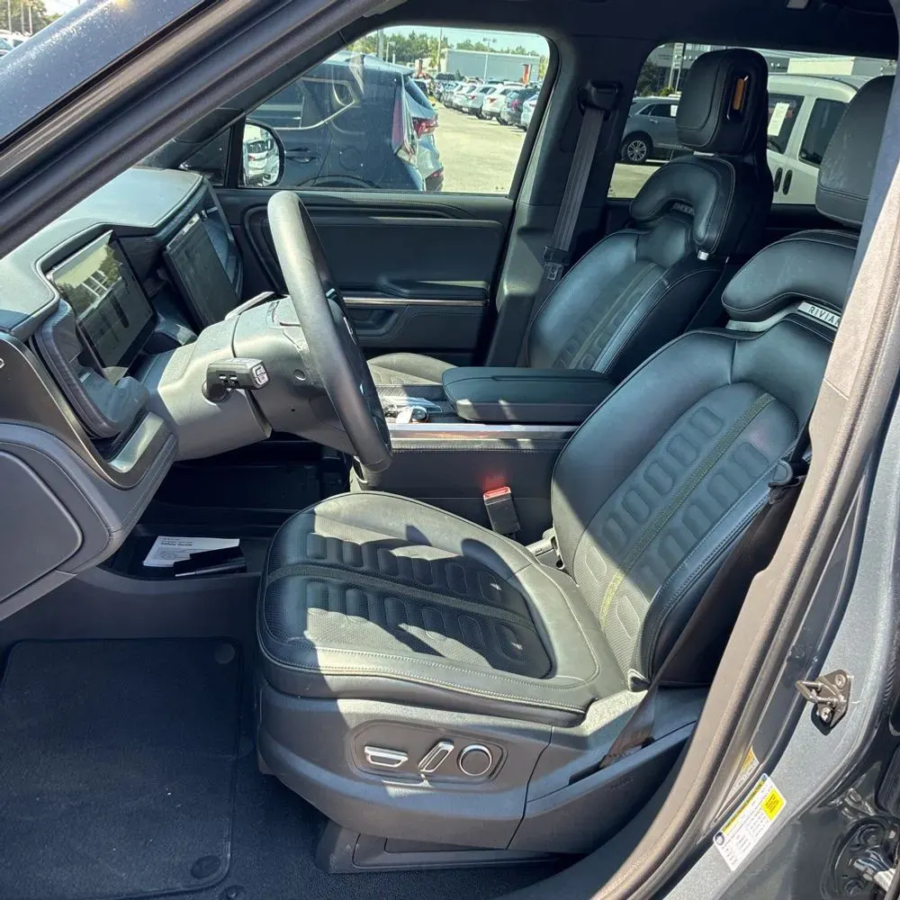 2025 Rivian R1S Adventure Dual-Motor