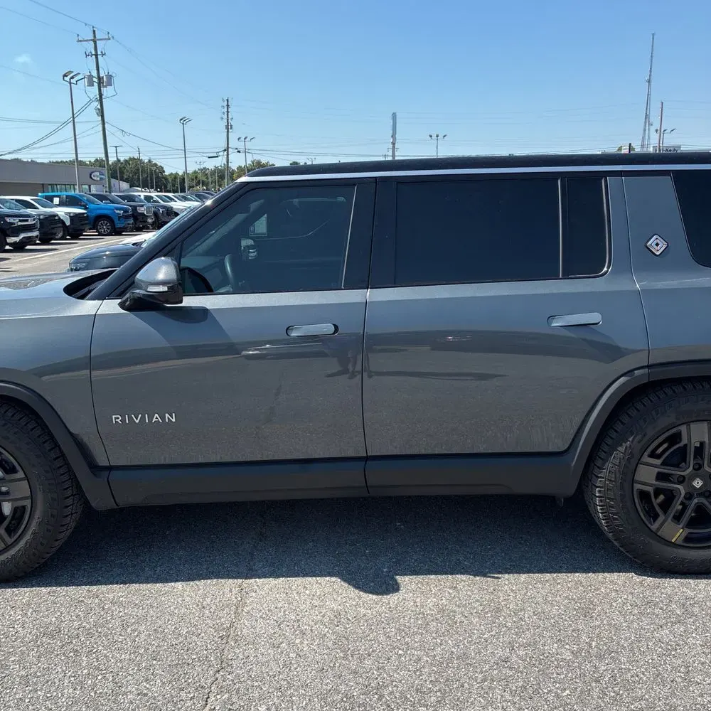 2025 Rivian R1S Adventure Dual-Motor
