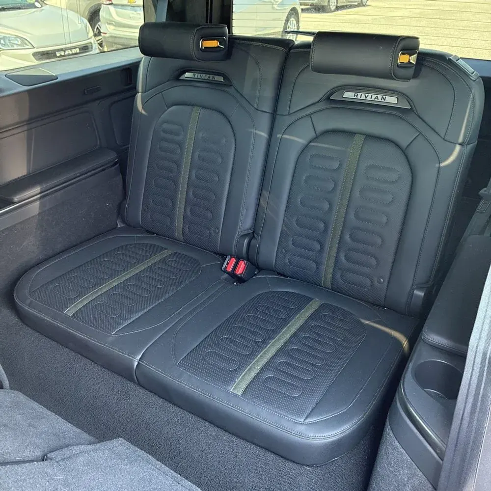 2025 Rivian R1S Adventure Dual-Motor