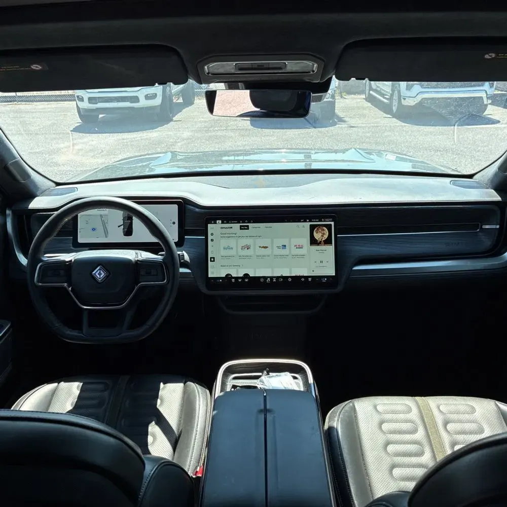 2025 Rivian R1S Adventure Dual-Motor