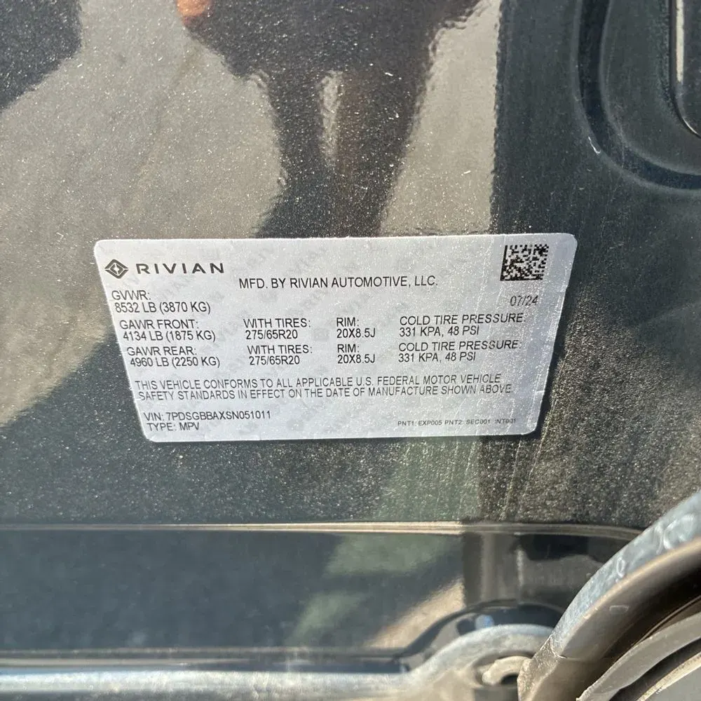 2025 Rivian R1S Adventure Dual-Motor