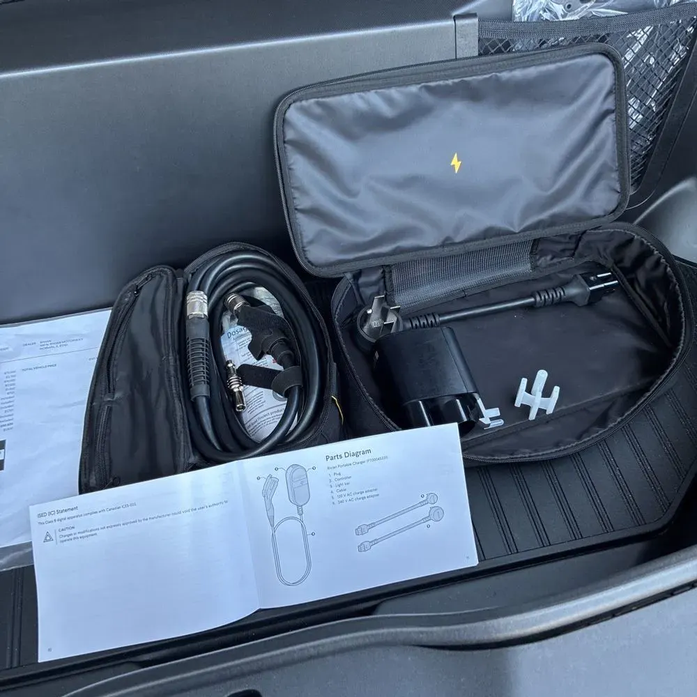 2025 Rivian R1S Adventure Dual-Motor