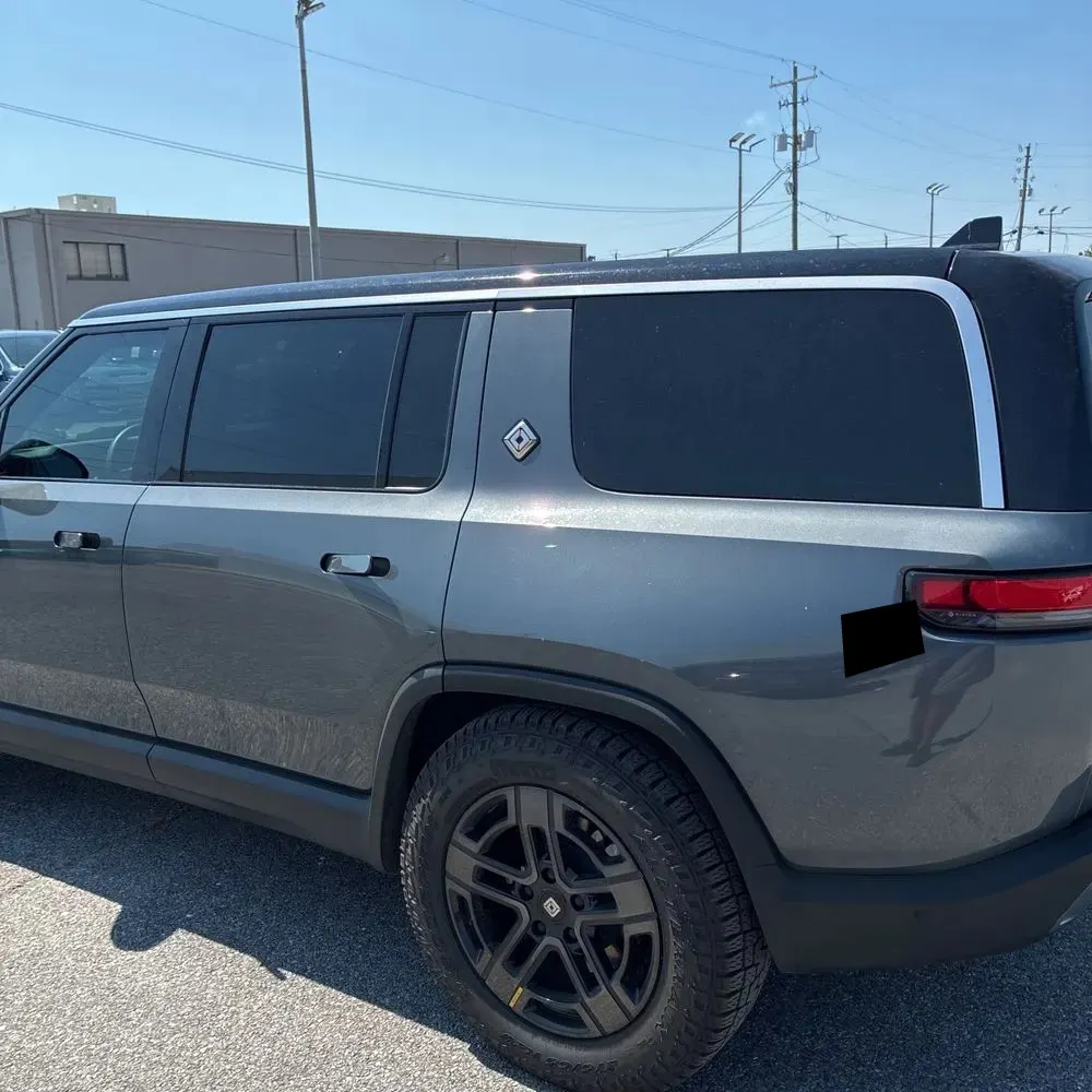 2025 Rivian R1S Adventure Dual-Motor