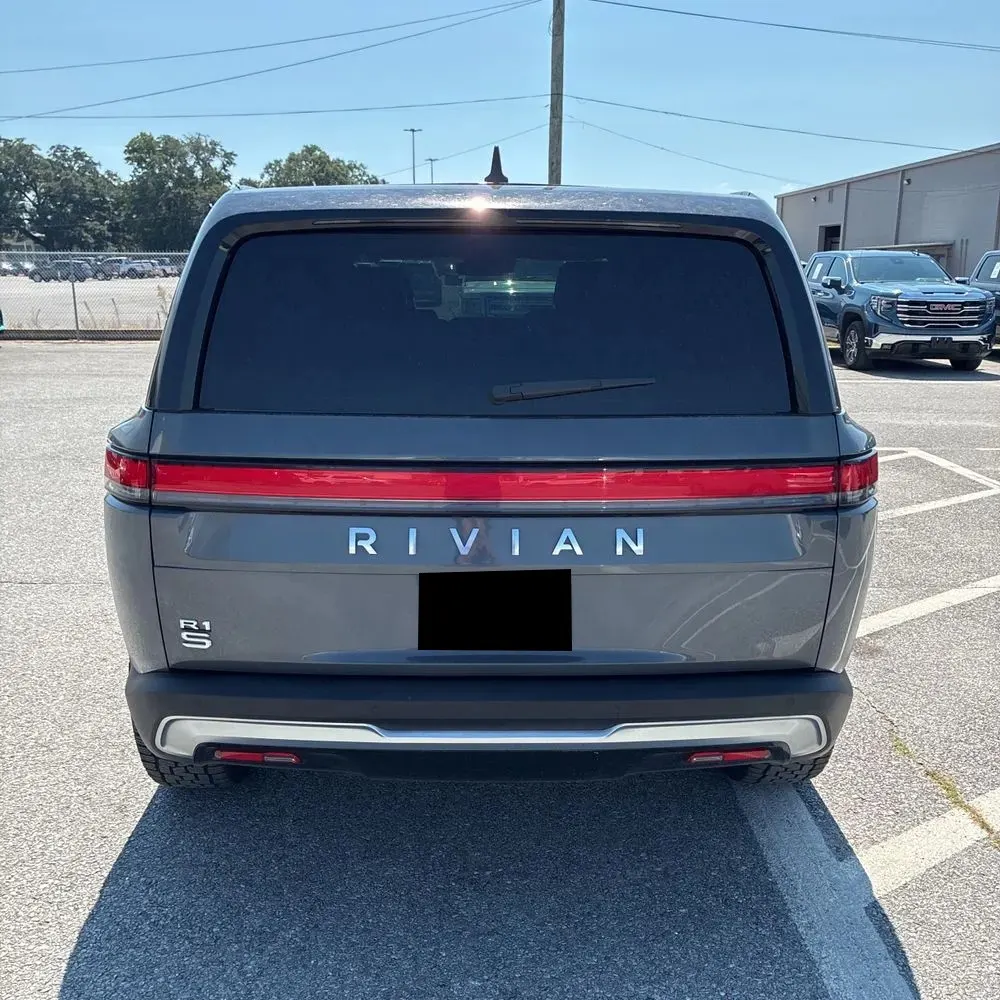 2025 Rivian R1S Adventure Dual-Motor