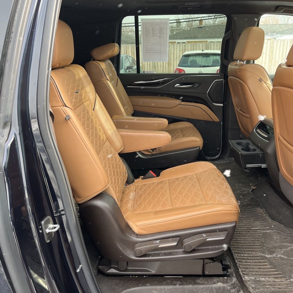 2022 Cadillac Escalade ESV Premium Luxury