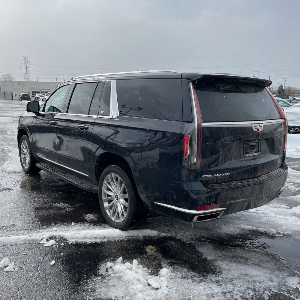 2022 Cadillac Escalade ESV Premium Luxury