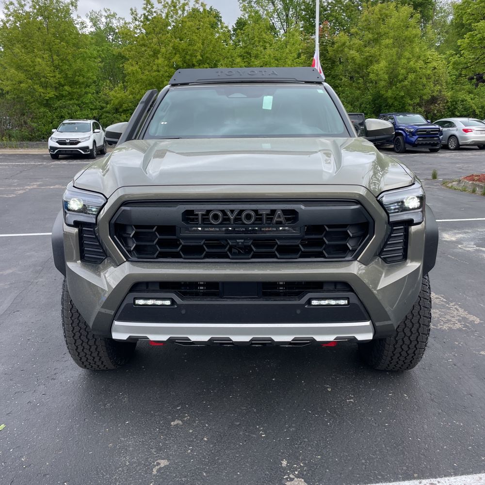 2025 Toyota Tacoma Trailhunter HV