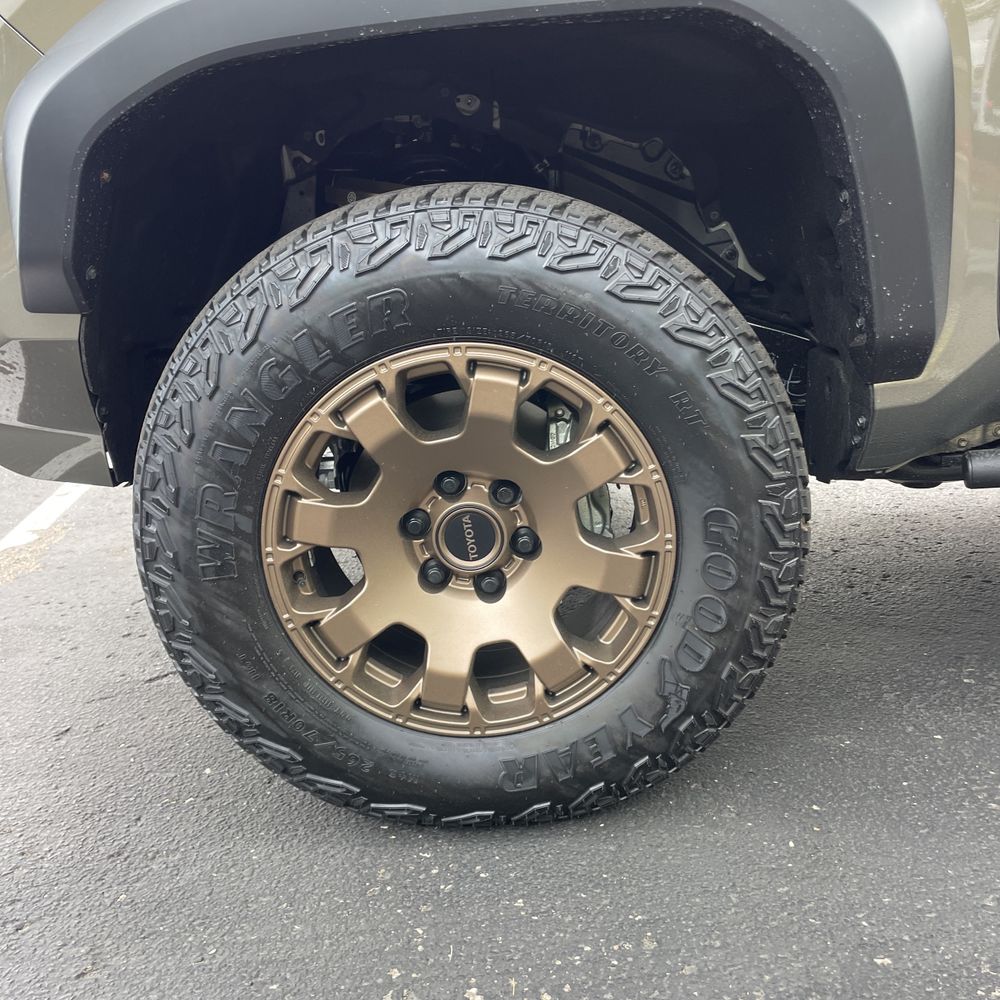 2025 Toyota Tacoma Trailhunter HV