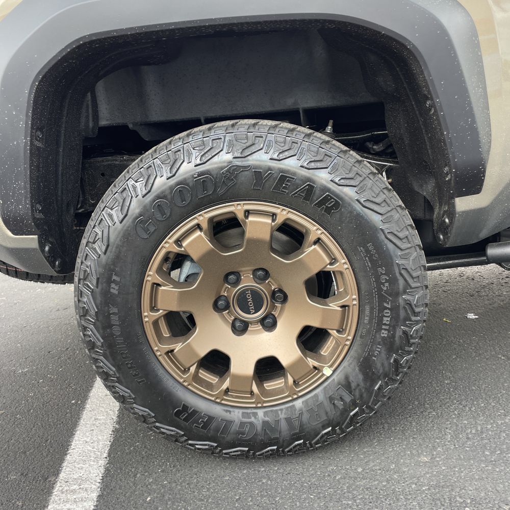 2025 Toyota Tacoma Trailhunter HV