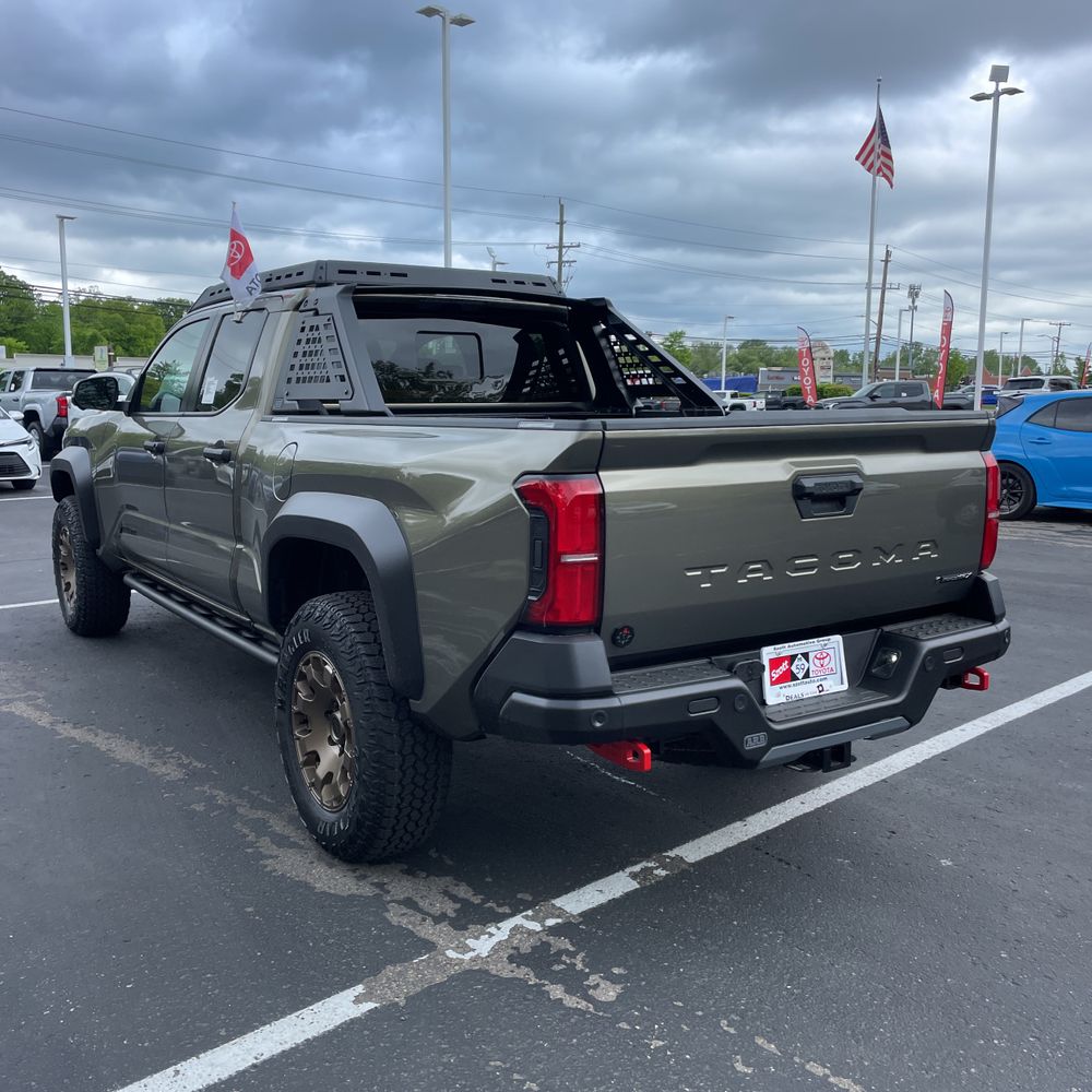 2025 Toyota Tacoma Trailhunter HV
