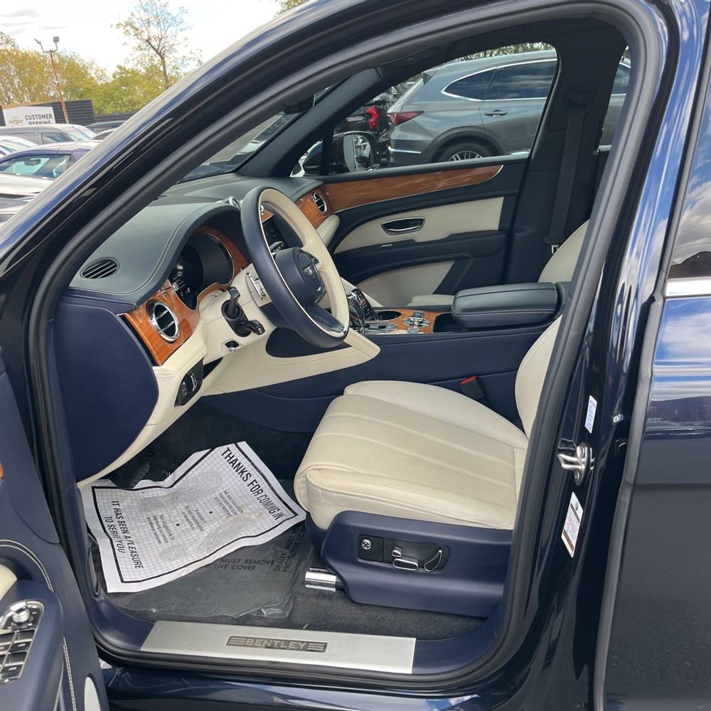 2021 Bentley Bentayga V8