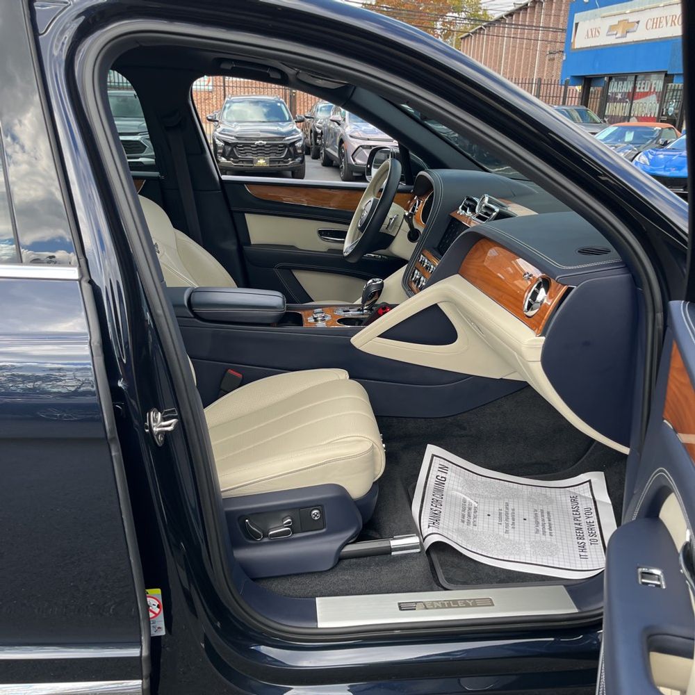 2021 Bentley Bentayga V8
