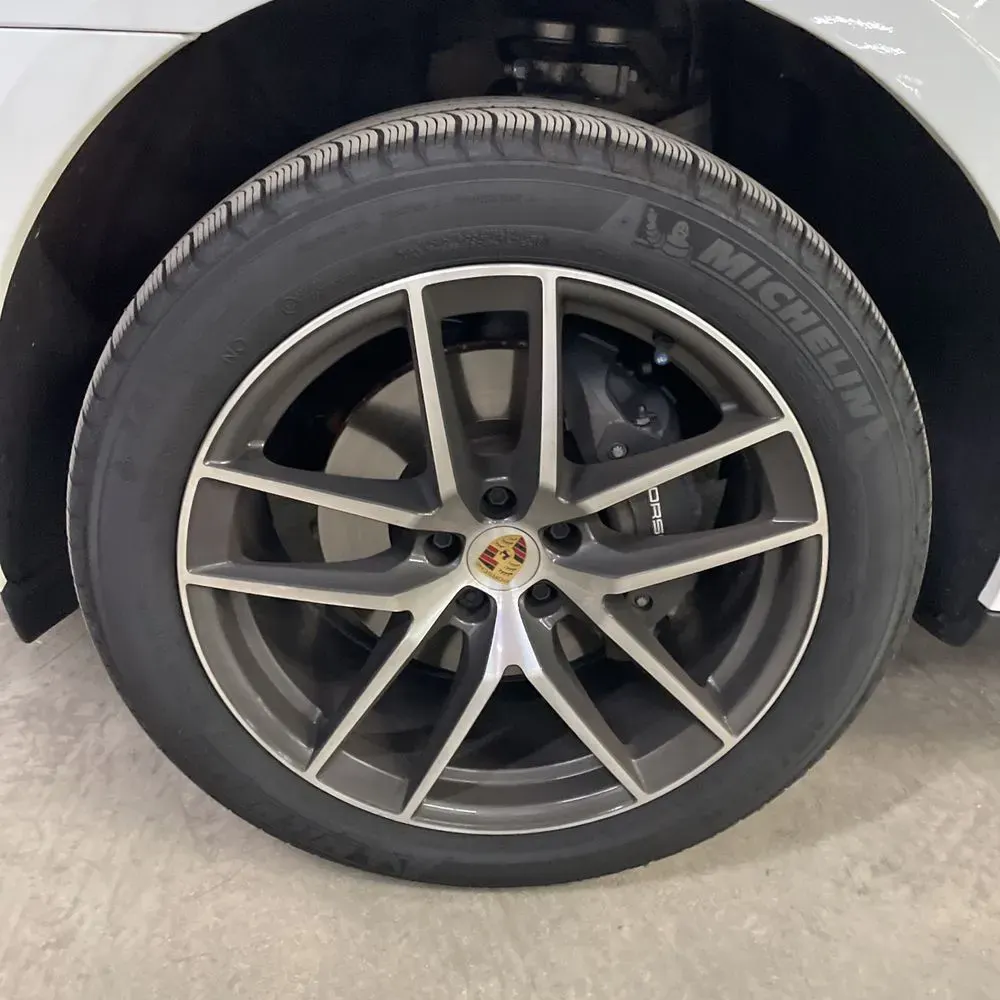 2024 Porsche Macan Base