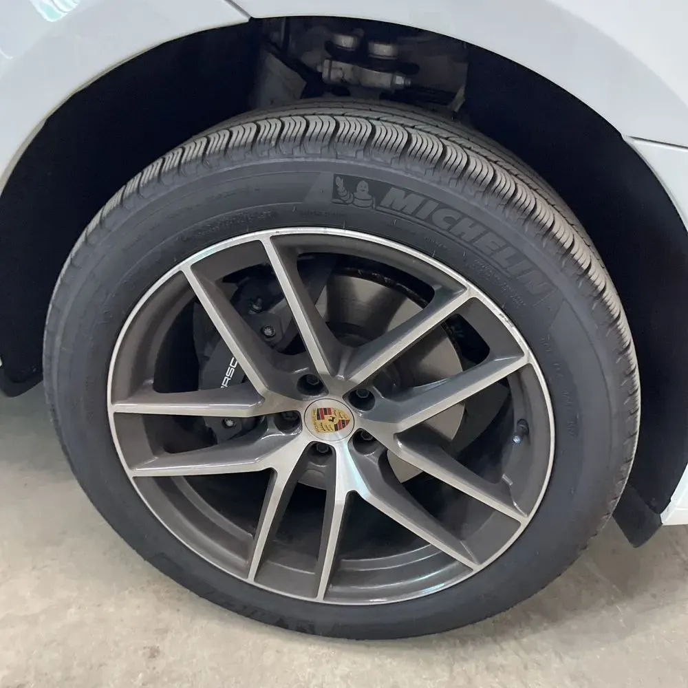 2024 Porsche Macan Base