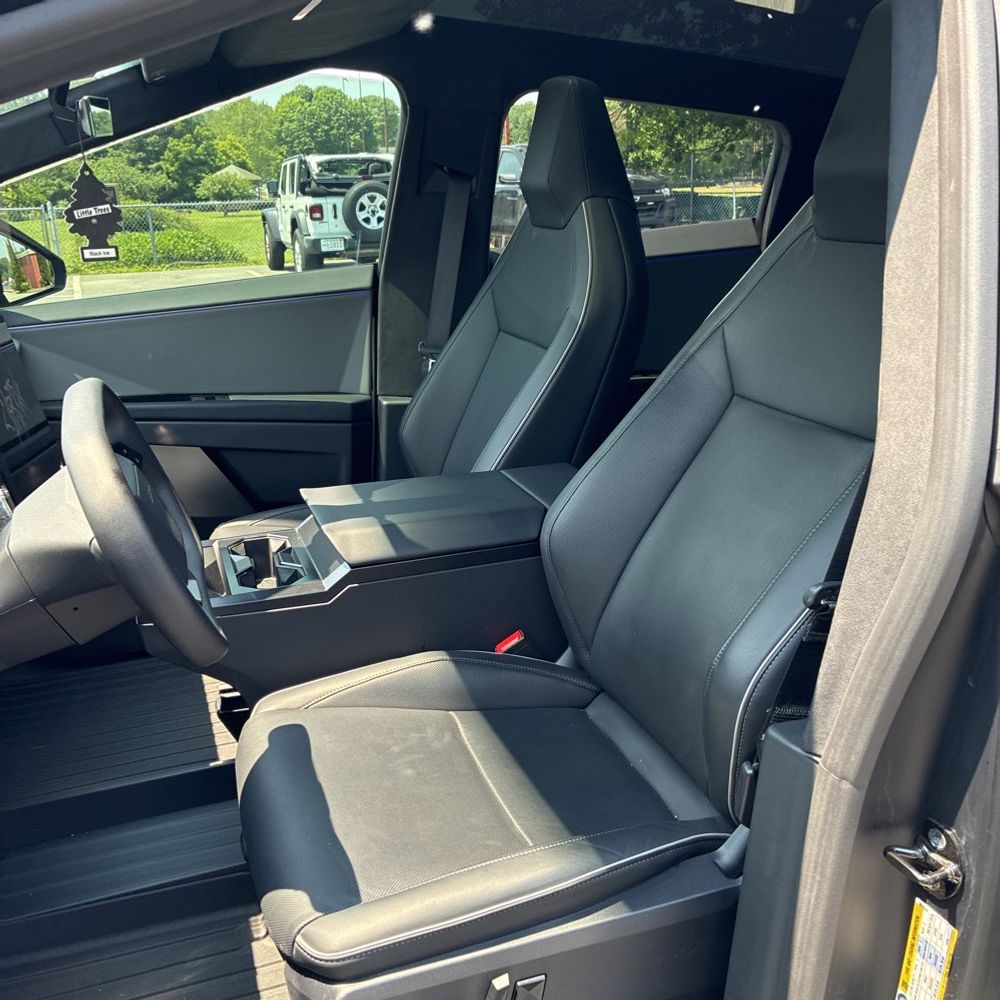 2024 Tesla Cybertruck Base