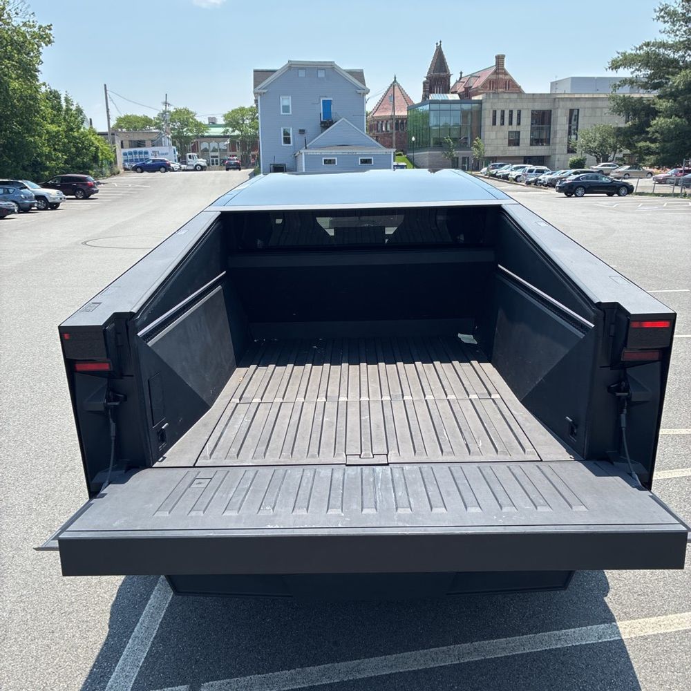 2024 Tesla Cybertruck Base