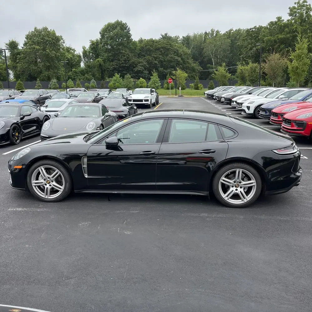 2022 Porsche Panamera 4