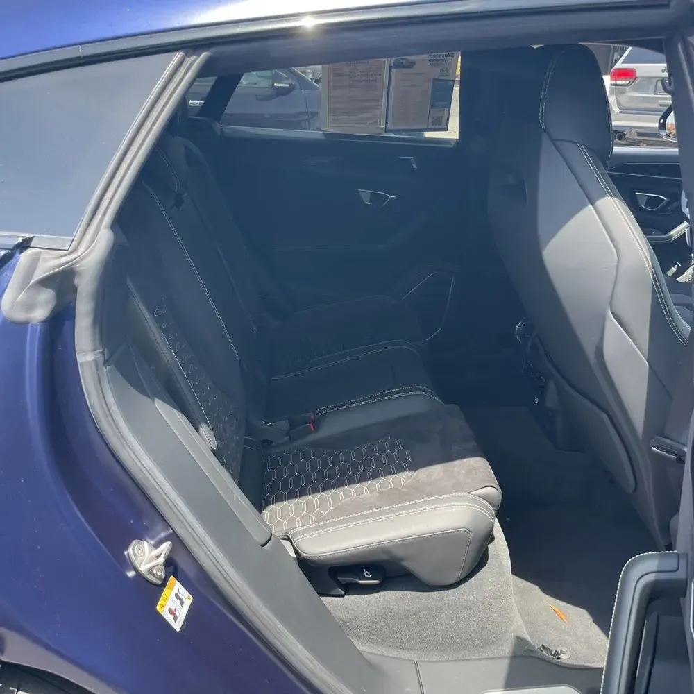 2022 Lamborghini Urus Base