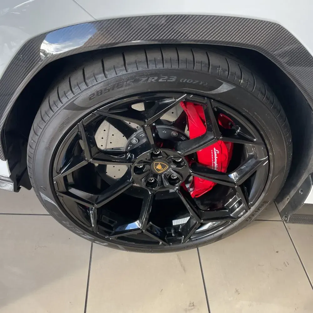 2023 Lamborghini Urus Base