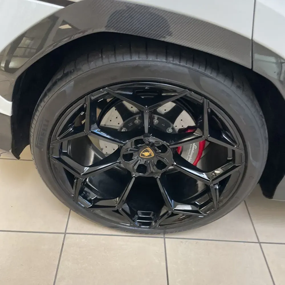 2023 Lamborghini Urus Base