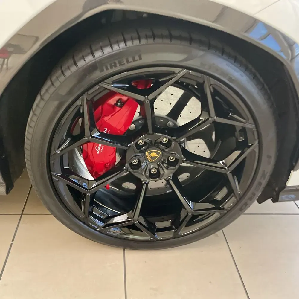 2023 Lamborghini Urus Base