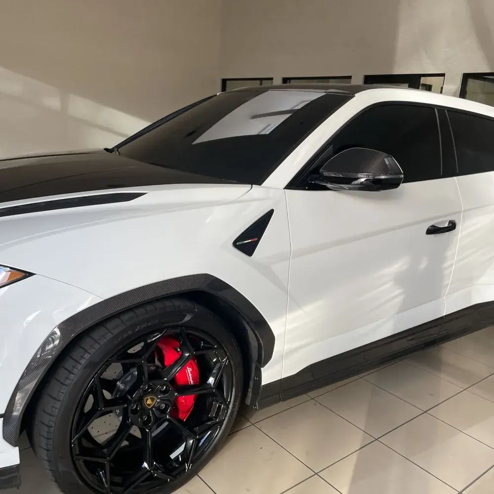 2023 Lamborghini Urus Base