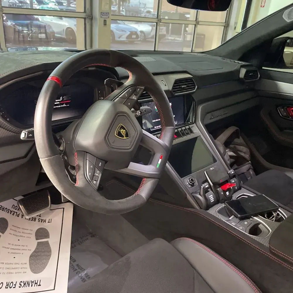 2023 Lamborghini Urus Base