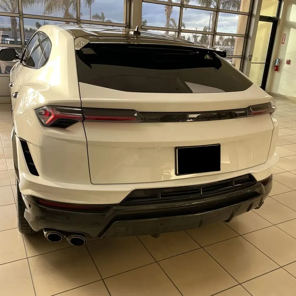 2023 Lamborghini Urus Base