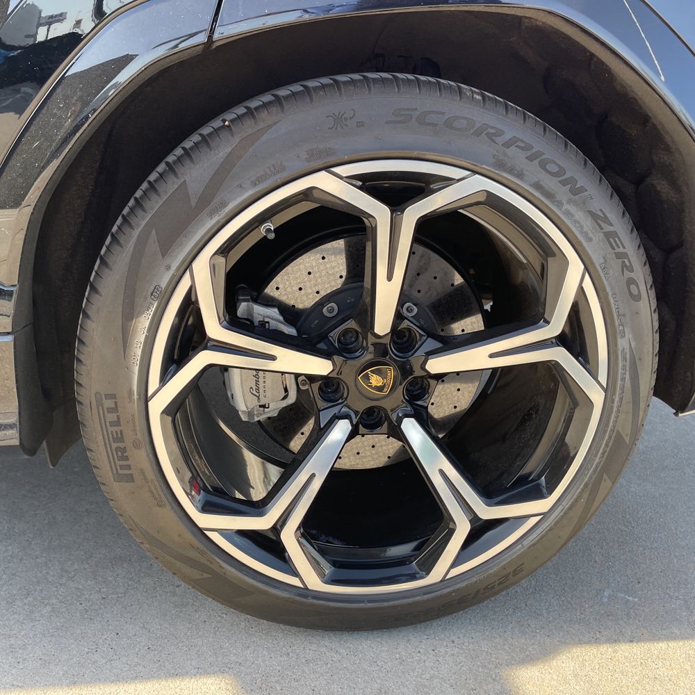 2020 Lamborghini Urus Base