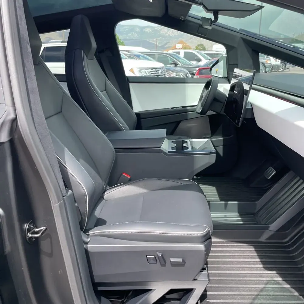 2024 Tesla Cybertruck Base