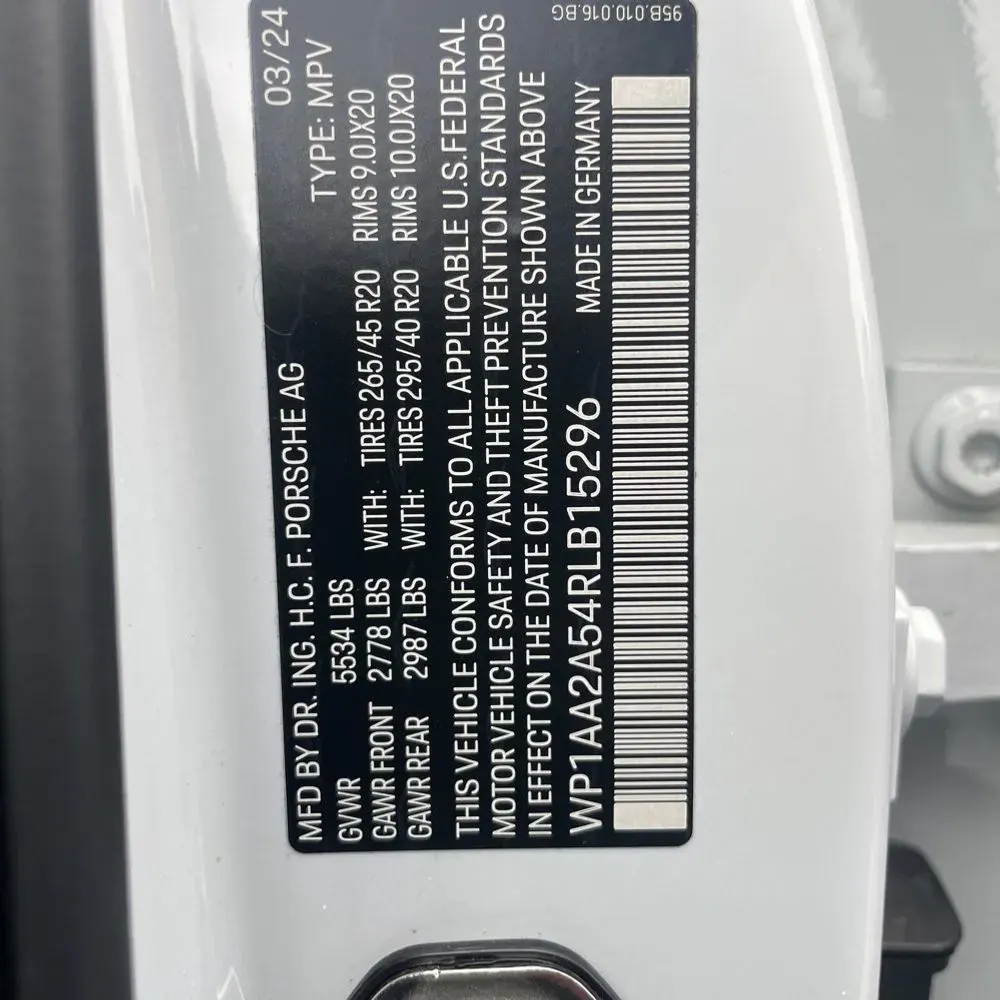 2024 Porsche Macan Base